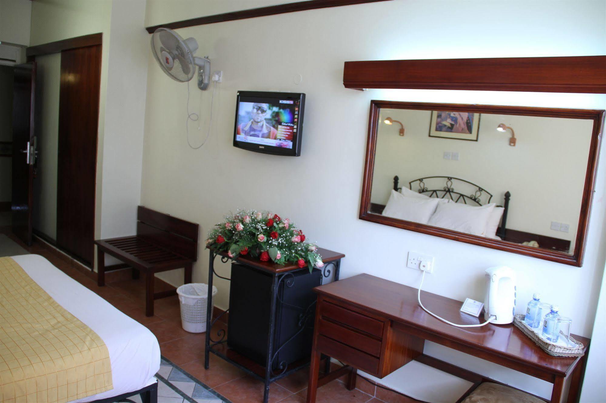 Sentrim 680 Hotel Nairobi Ngoại thất bức ảnh